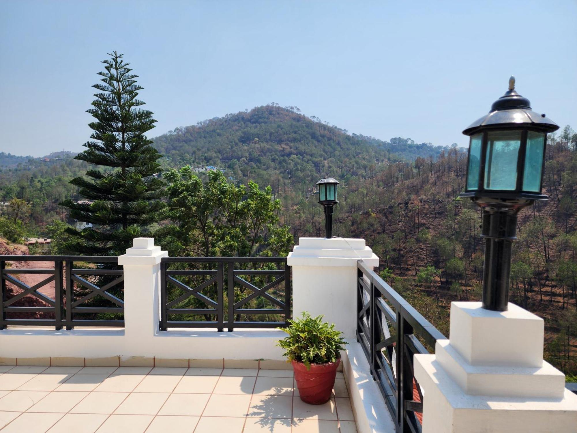 Hotel Royal Ark - Kasauli Esterno foto