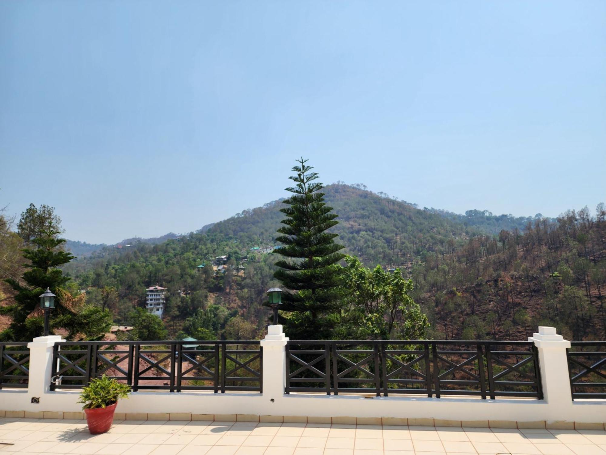 Hotel Royal Ark - Kasauli Esterno foto